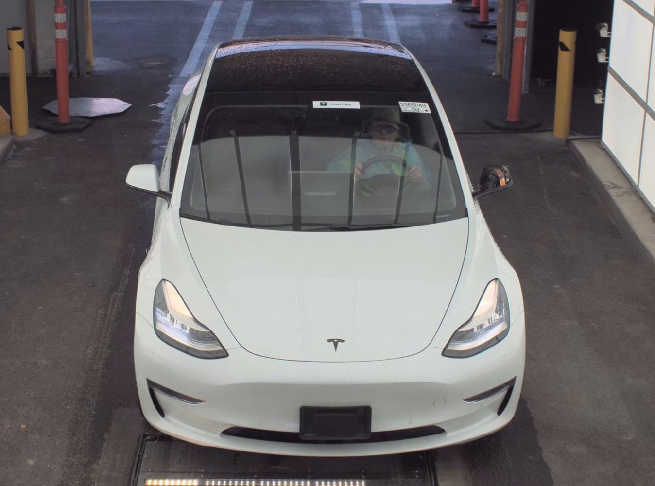 Used 2018 Tesla Model 3 Long Range RWD image 2