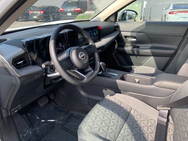 Used 2026 Nissan Kicks SV w/ Interior Electronics Package AWD/4WD image 10