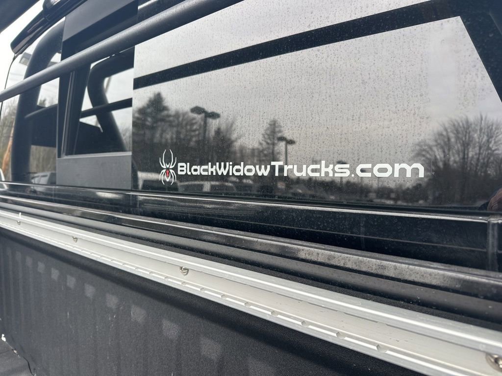 Used 2022 Nissan Titan SV w/ SV Convenience Package image 34