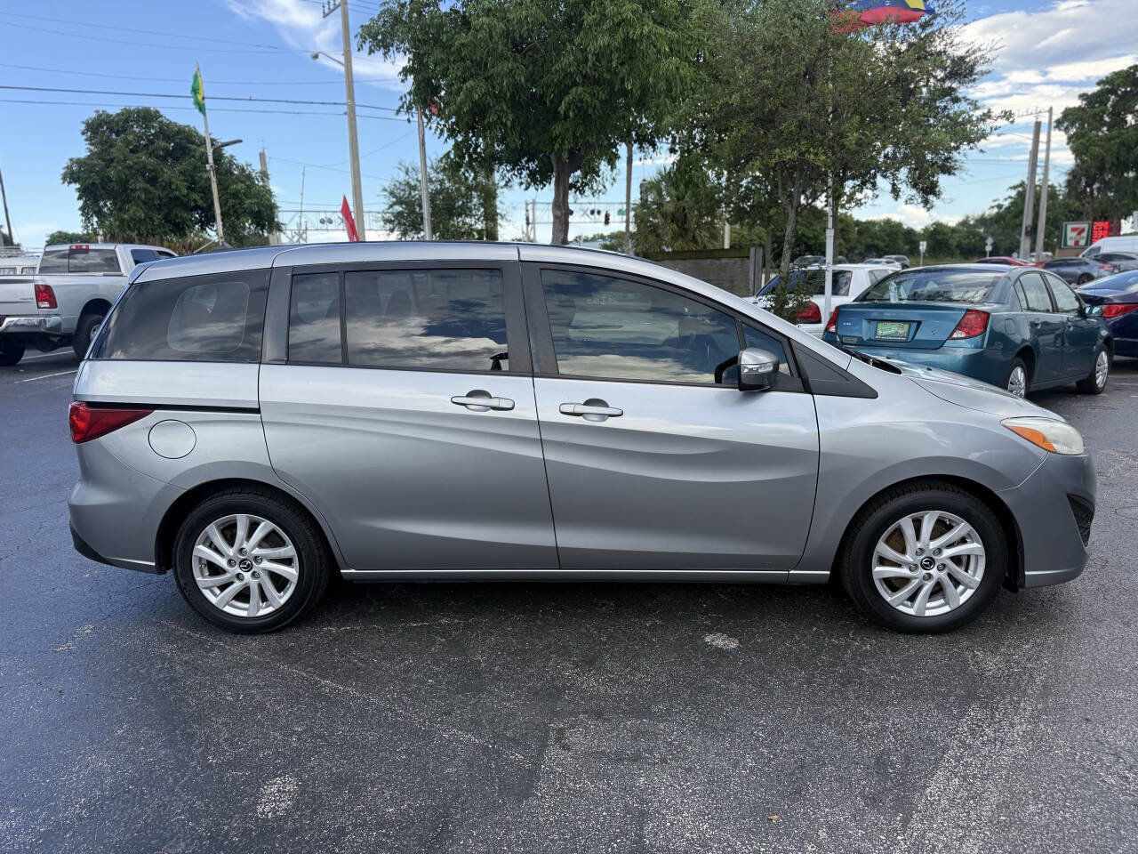Used 2014 MAZDA MAZDA5 Sport image 7