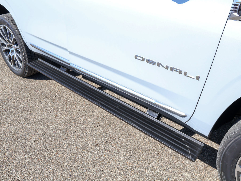 New 2027 GMC Yukon Denali w/ Denali Reserve Package AWD/4WD image 8