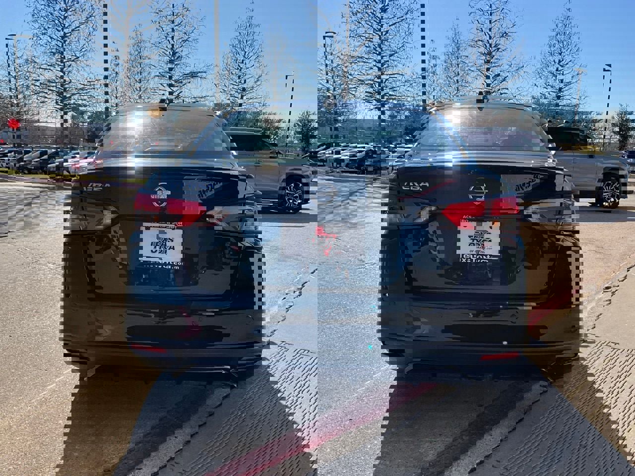 Used 2025 Nissan Versa SV image 7