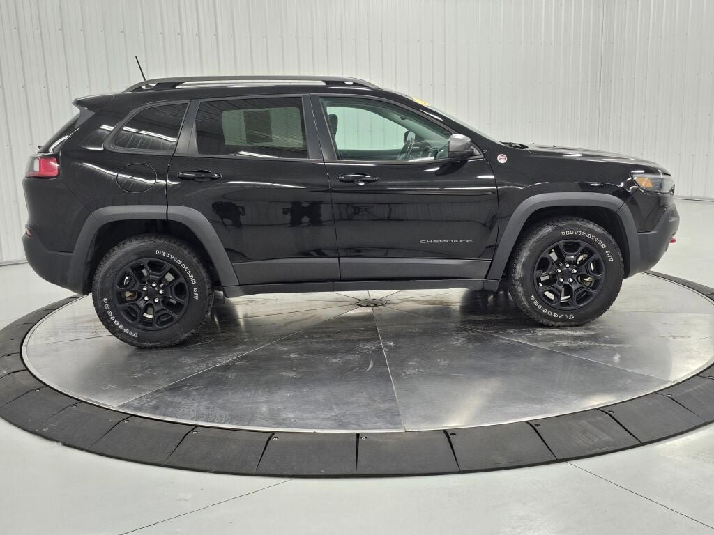 Used 2021 Jeep Cherokee Trailhawk w/ Sun, Sound & Nav Group AWD/4WD image 6