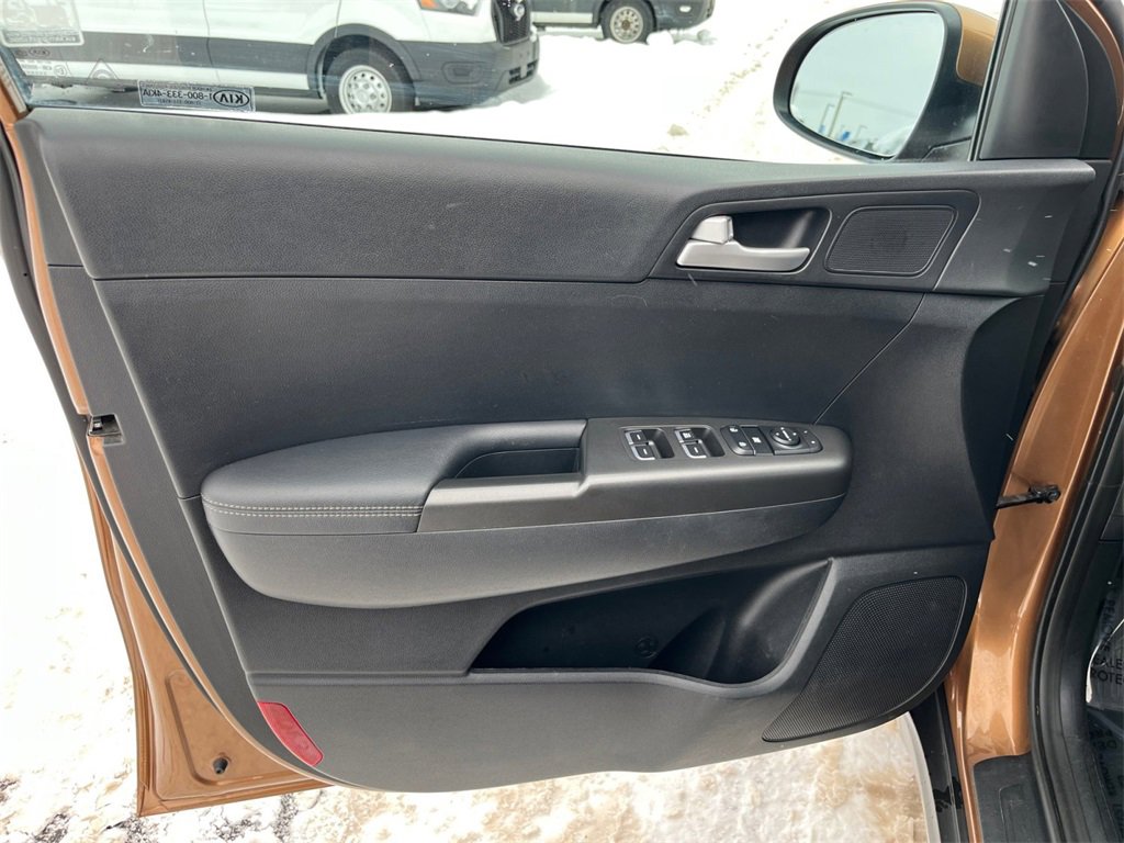 Used 2021 Kia Sportage LX image 18