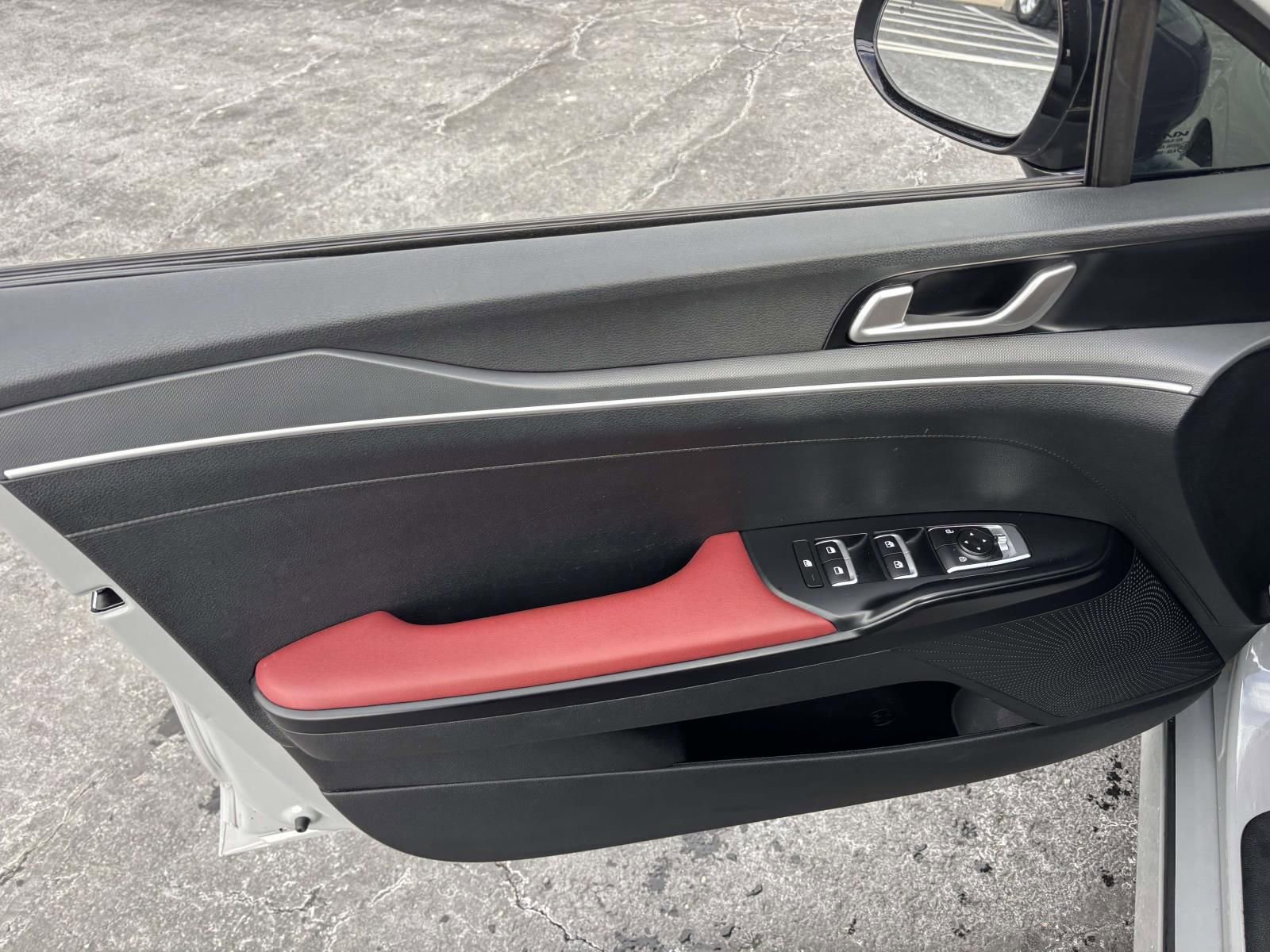 Used 2023 Kia K5 GT-Line image 13