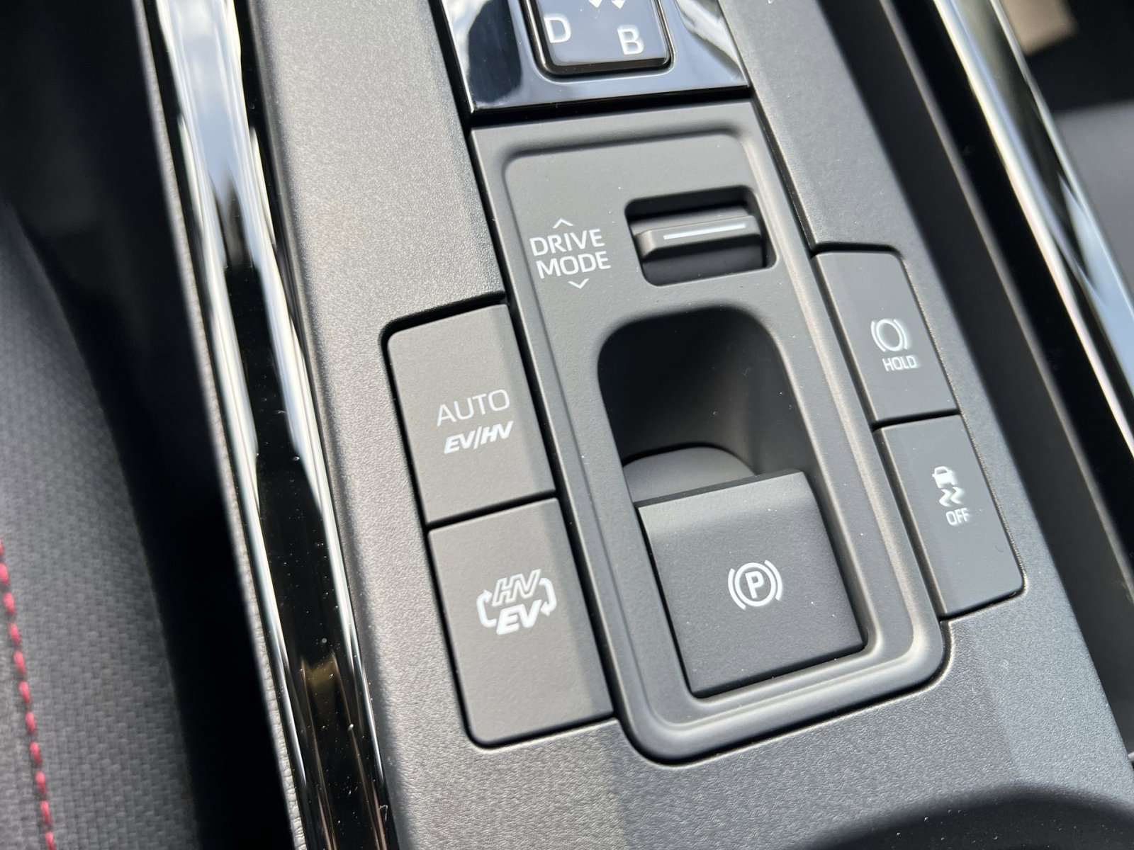New 2026 Toyota Prius Plug-In Hybrid FWD image 24