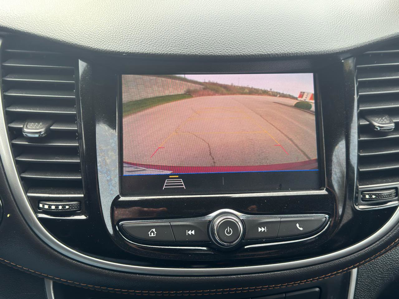 Used 2021 Chevrolet Trax LT w/ Premium Seat Package image 23