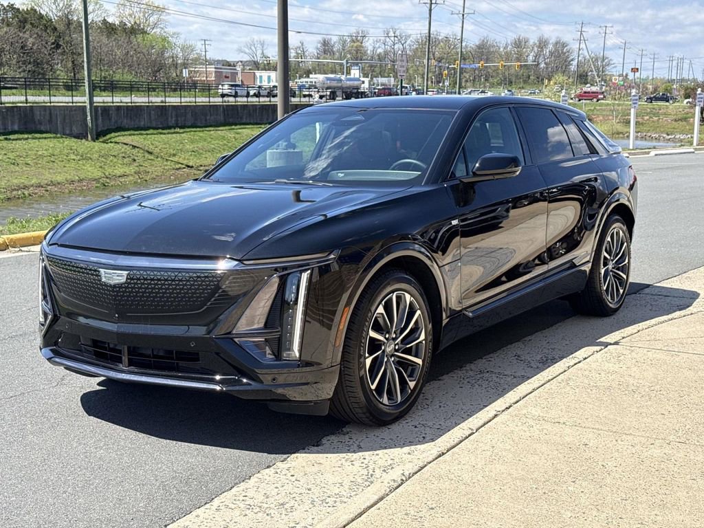 Certified 2025 Cadillac Lyriq Sport w/ LPO, Floor Liner Package AWD/4WD image 21