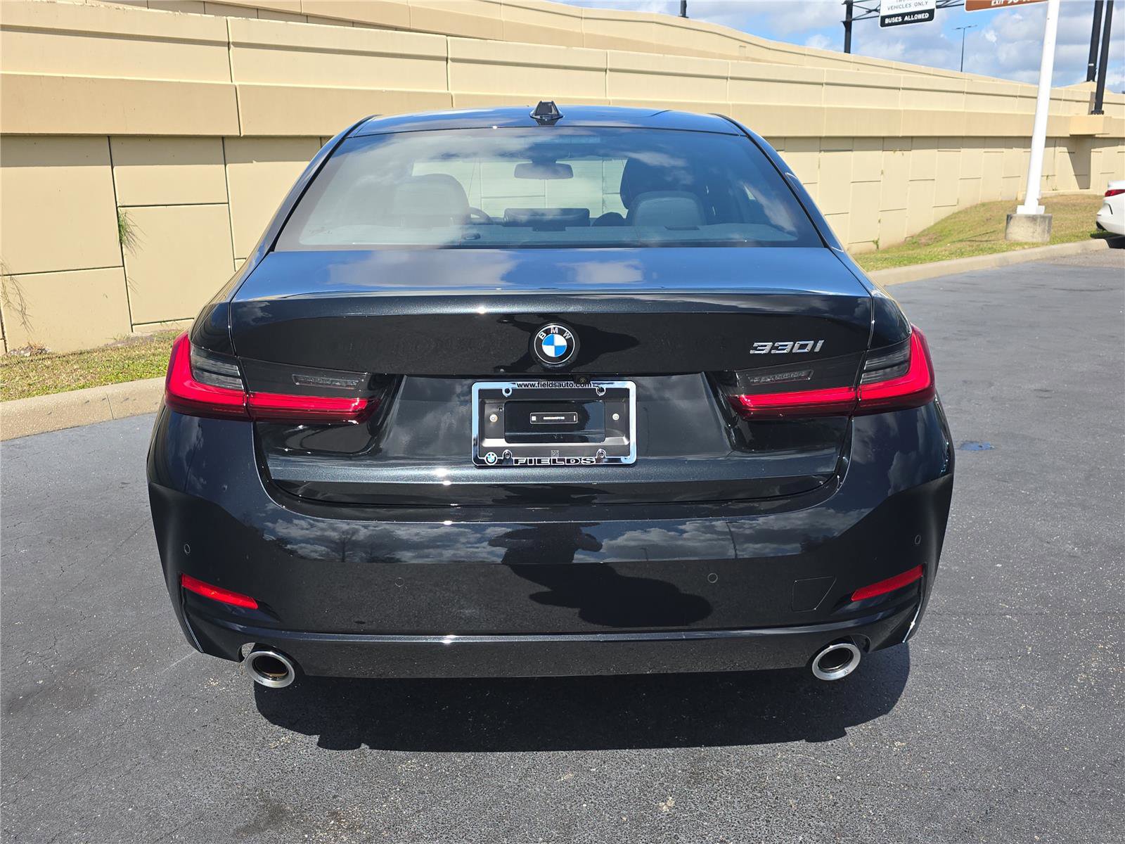 Used 2025 BMW 330i 330i image 3