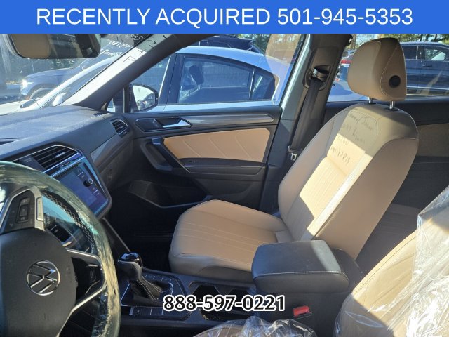 Used 2023 Volkswagen Tiguan SE R-Line FWD image 9