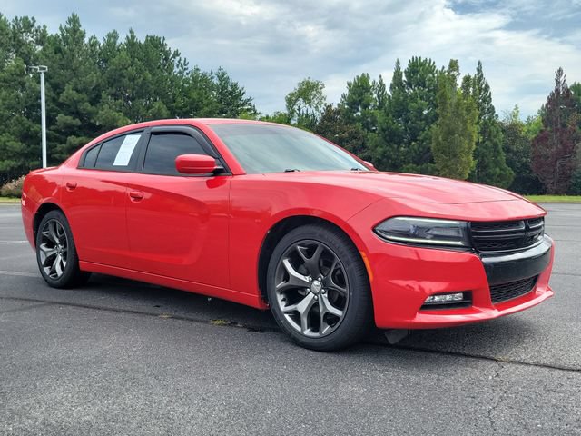 Used 2015 Dodge Charger SXT RWD image 3