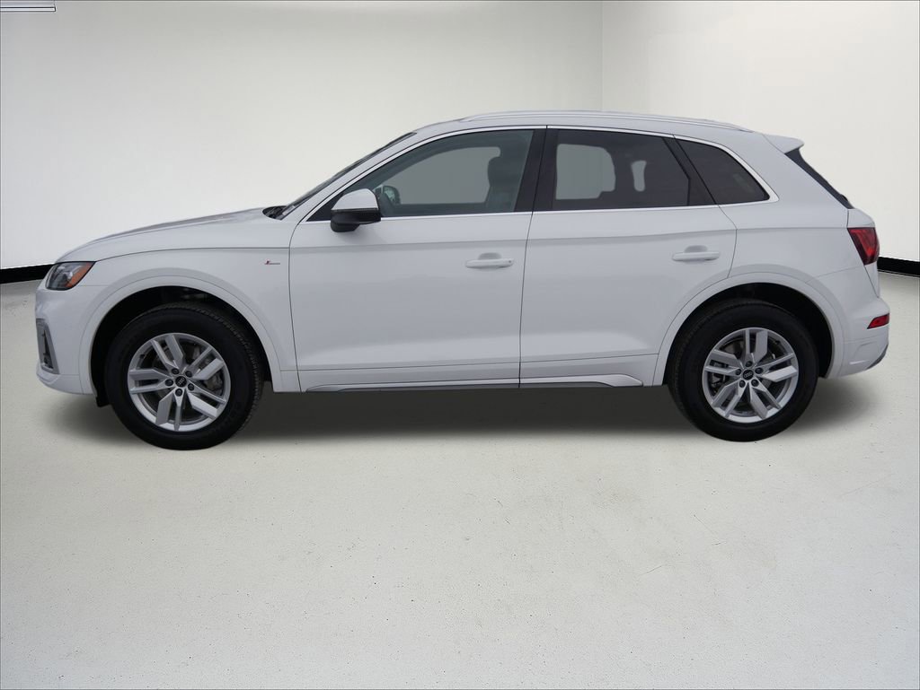 Certified 2023 Audi Q5 2.0T Premium w/ Convenience Package image 2