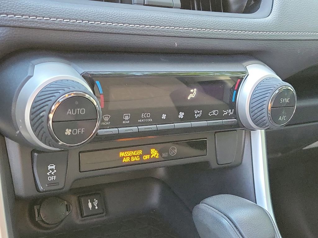 Used 2019 Toyota RAV4 XLE image 33