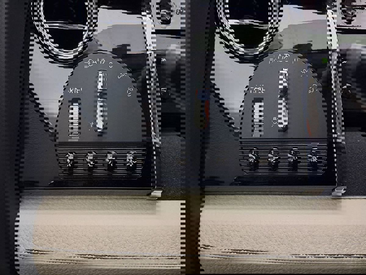 Used 2011 Rolls-Royce Ghost image 15