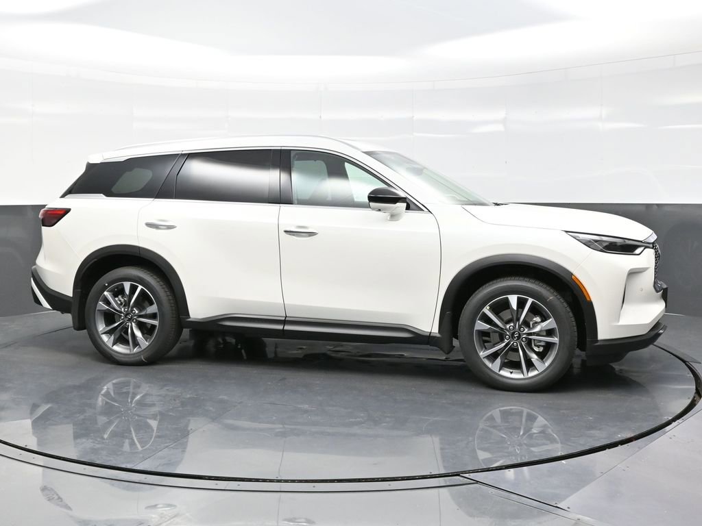 Used 2025 INFINITI QX60 Luxe w/ Vision Package image 8