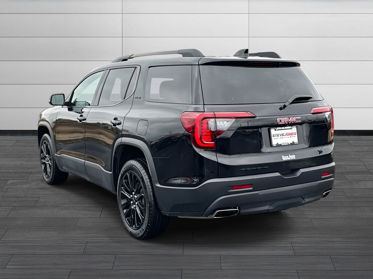 Used 2023 GMC Acadia SLE w/ Driver Convenience Package FWD image 6