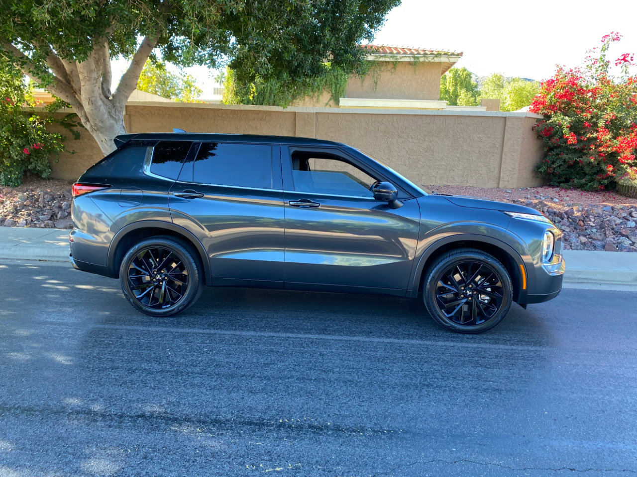 Used 2024 Mitsubishi Outlander SE Black Edition image 11
