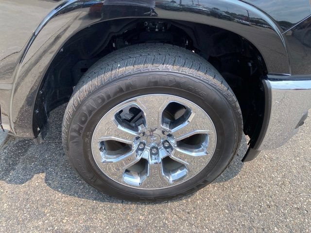 Used 2025 RAM 1500 Big Horn AWD/4WD image 16