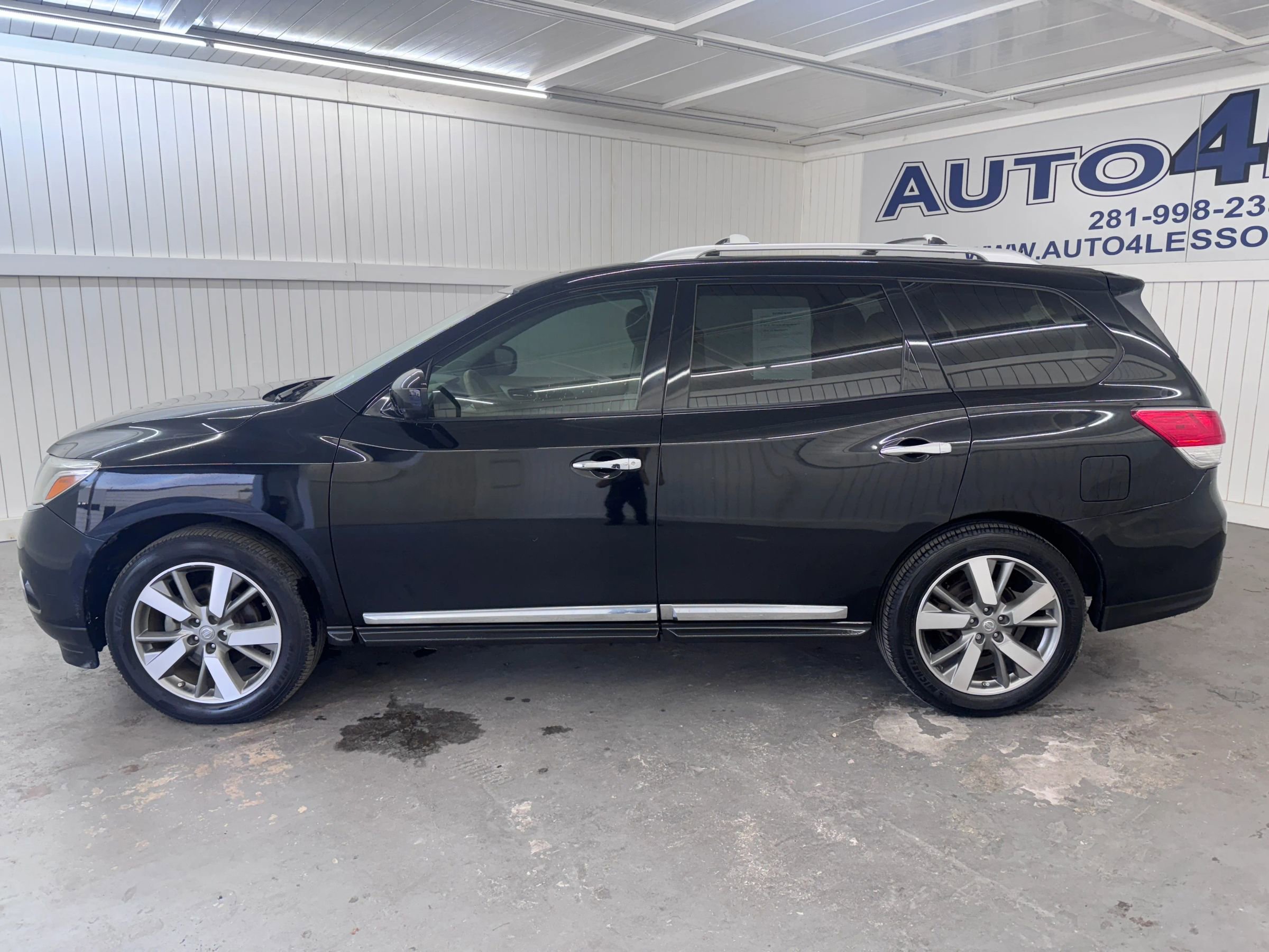 Used 2013 Nissan Pathfinder Platinum w/ Platinum Premium Pkg image 8