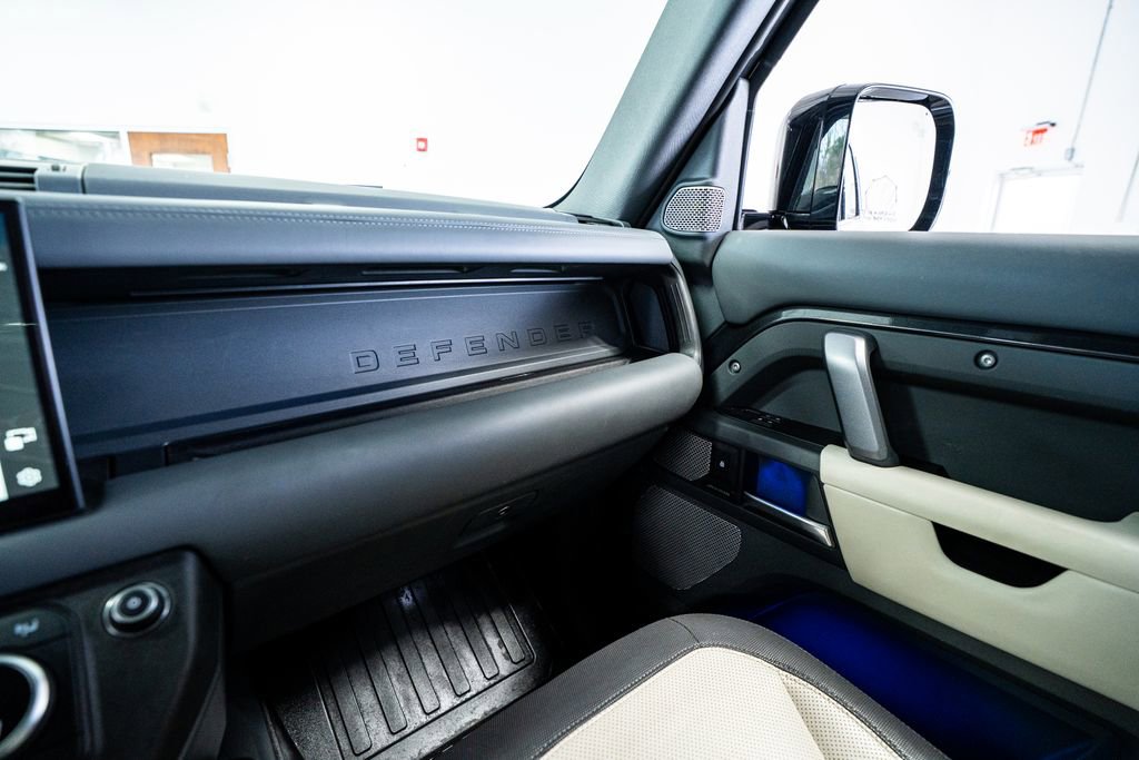 Used 2023 Land Rover Defender 130 X-Dynamic SE image 48
