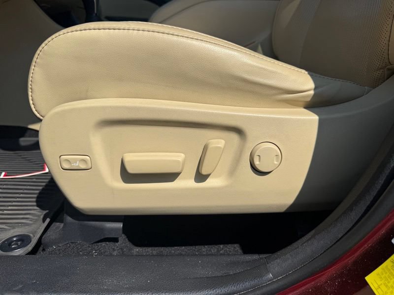Used 2017 Toyota Highlander Limited AWD/4WD image 4