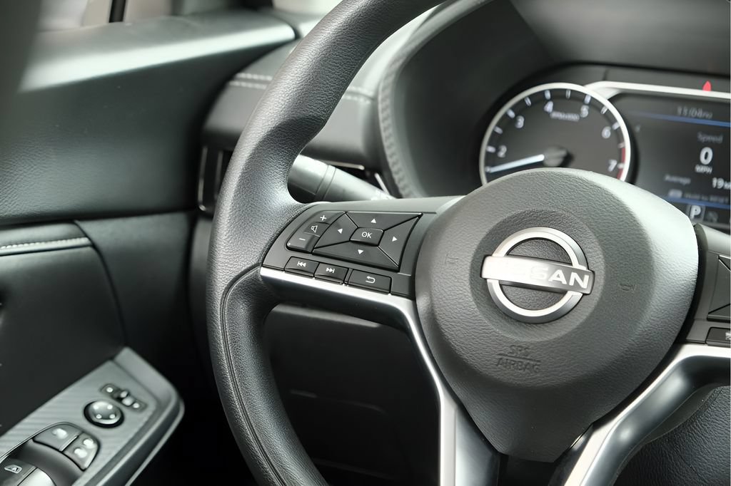 Used 2025 Nissan Sentra SV FWD image 19