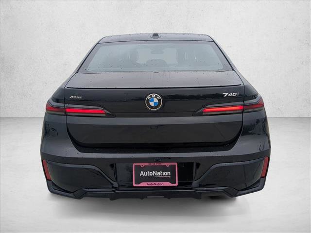 Used 2025 BMW 740i xDrive w/ Premium Package image 7