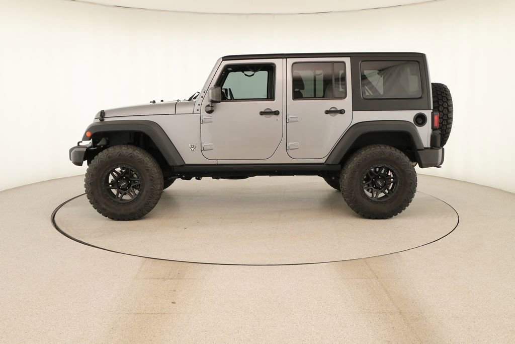 Used 2017 Jeep Wrangler Unlimited Rubicon w/ Max Tow Package AWD/4WD image 2