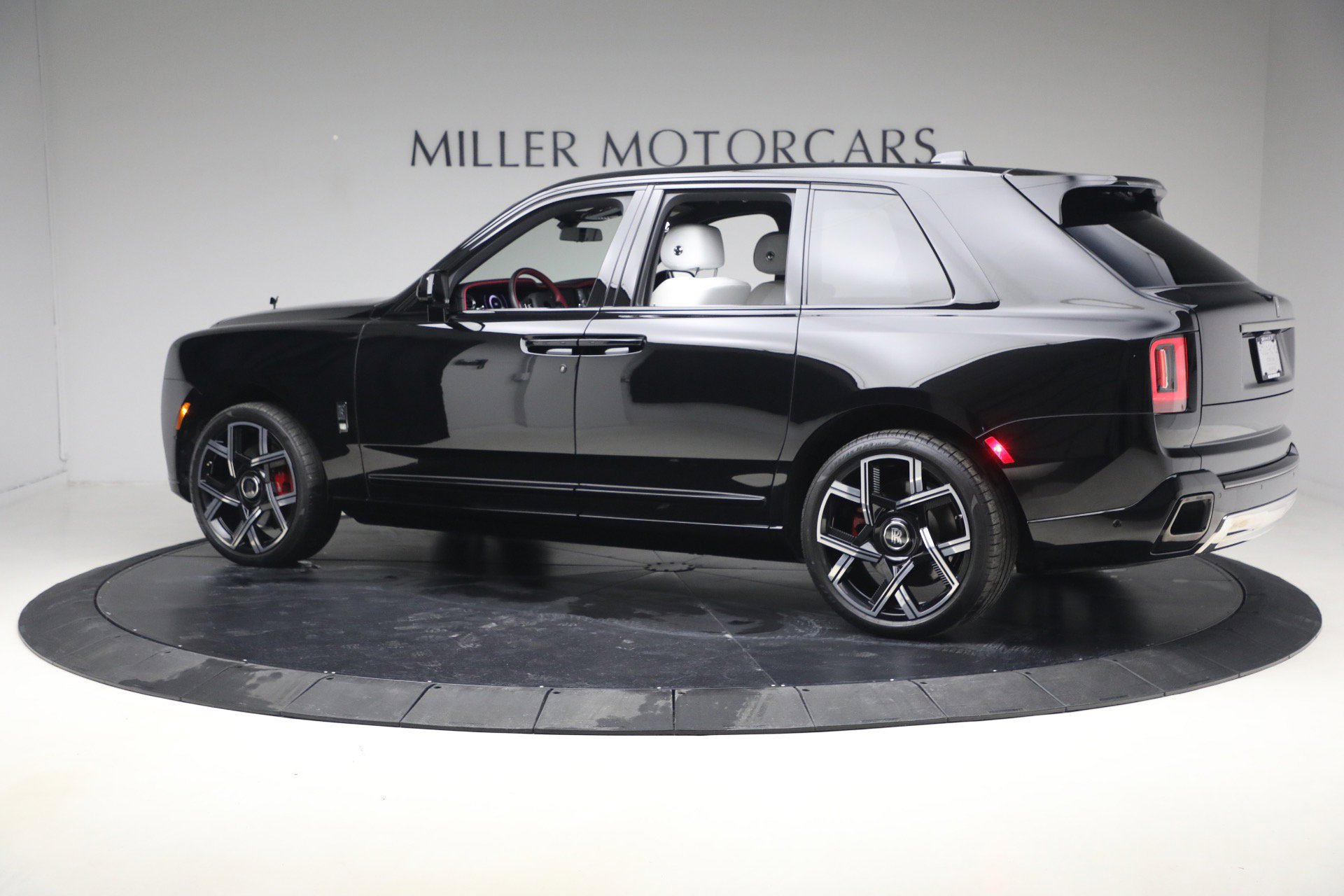 Certified 2025 Rolls-Royce Cullinan Black Badge image 7