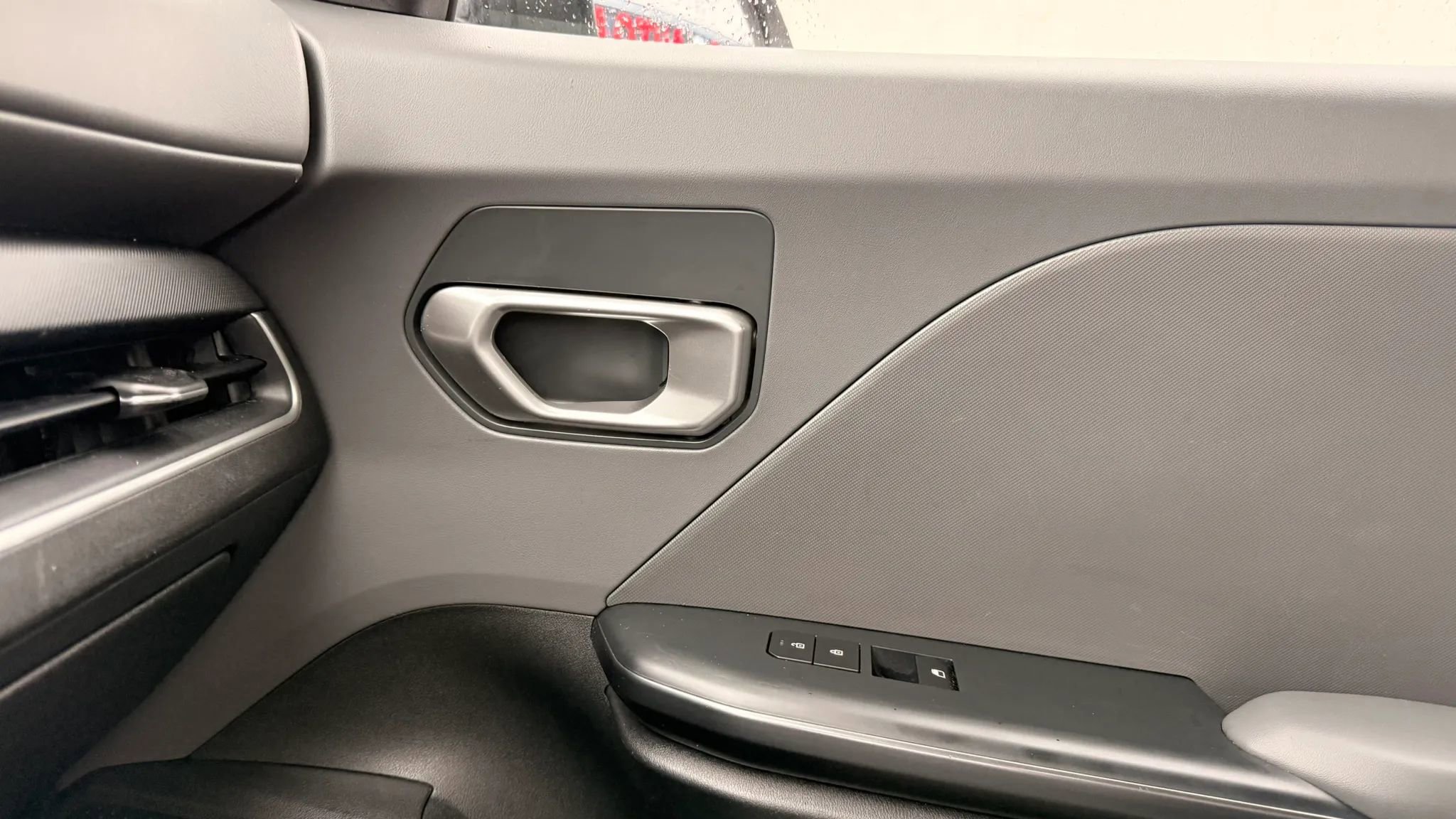 Used 2025 Kia K4 image 25