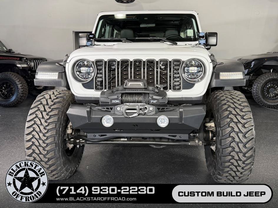 Used 2025 Jeep Wrangler Unlimited Rubicon AWD/4WD image 3