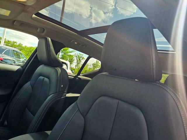 Used 2024 Volvo XC40 B5 Core AWD/4WD image 19