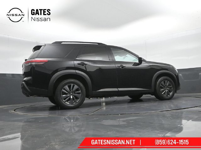 Used 2024 Nissan Pathfinder SV AWD/4WD image 39