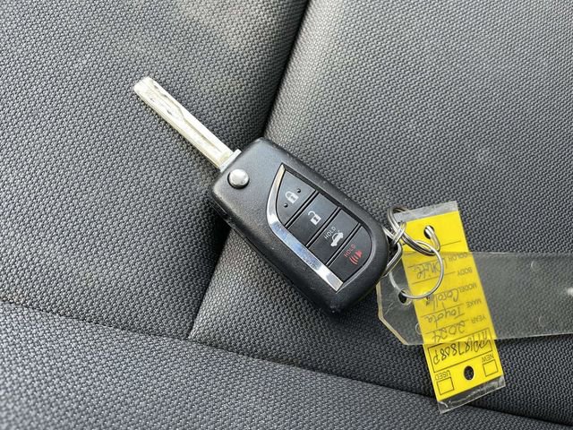 Used 2024 Toyota Corolla LE image 30
