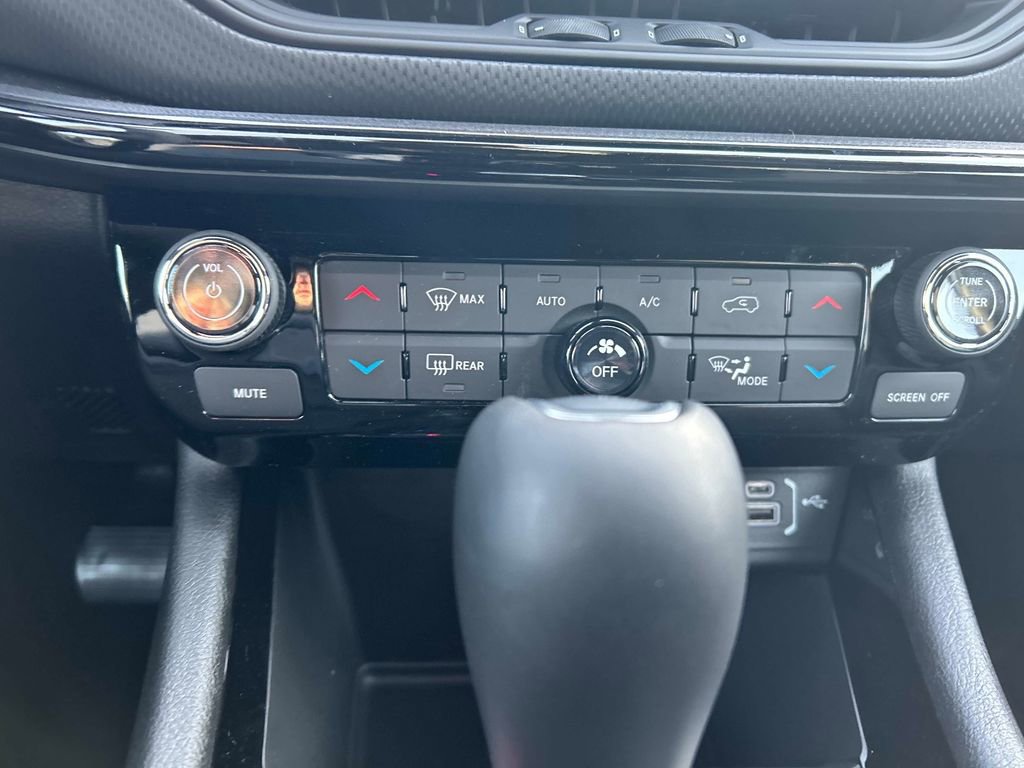 New 2026 Jeep Compass Limited image 8