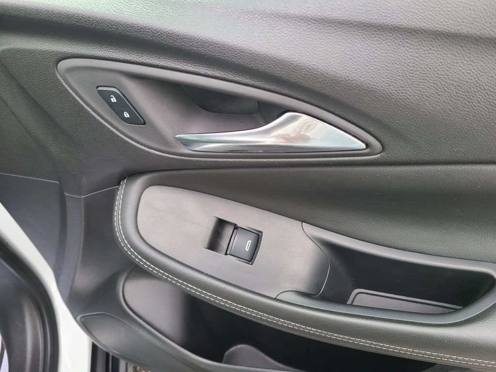 Used 2024 Buick Encore GX Sport Touring AWD/4WD image 10