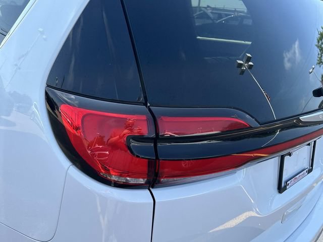 Used 2024 Chrysler Pacifica Touring-L FWD image 13