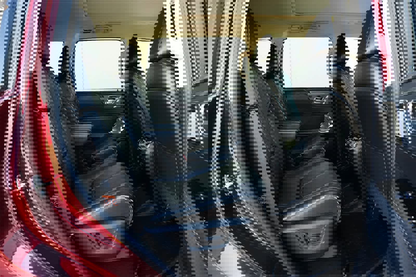 New 2025 INFINITI QX80 Sensory image 22