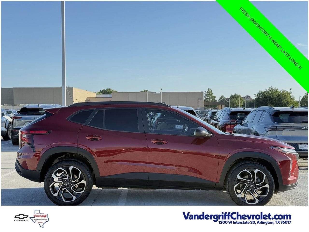 Used 2024 Chevrolet Trax RS FWD image 3