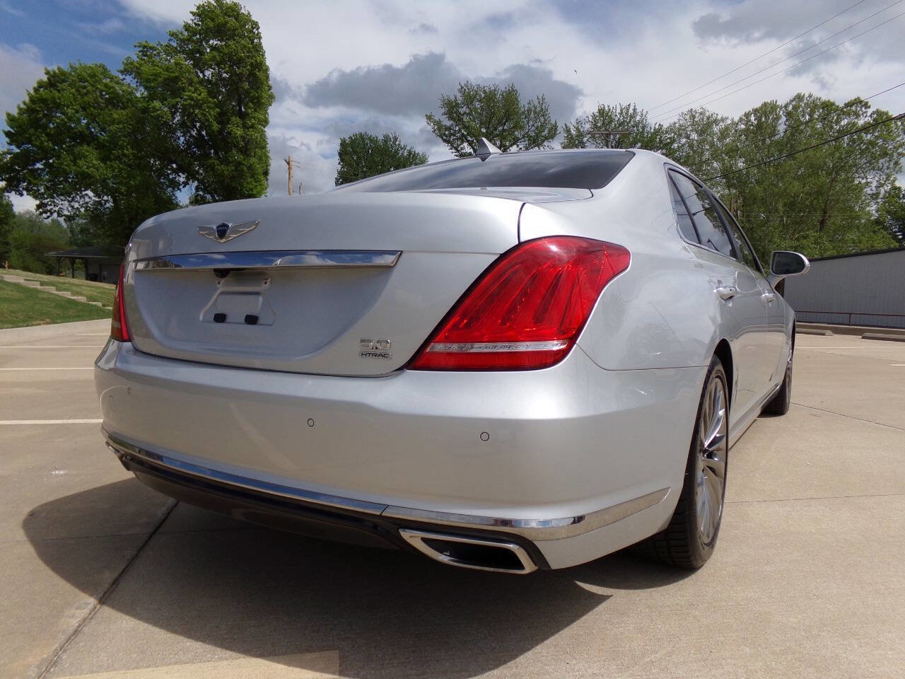 Used 2017 Genesis G90 5.0 Ultimate image 38