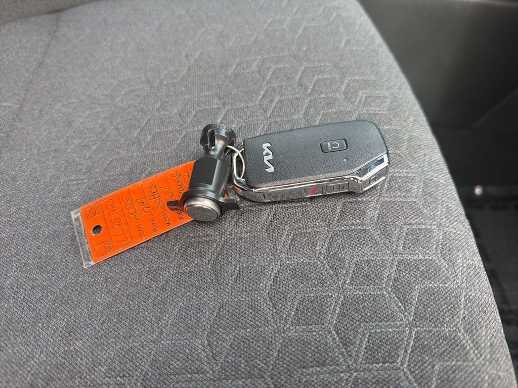 Certified 2025 Kia Seltos S image 33