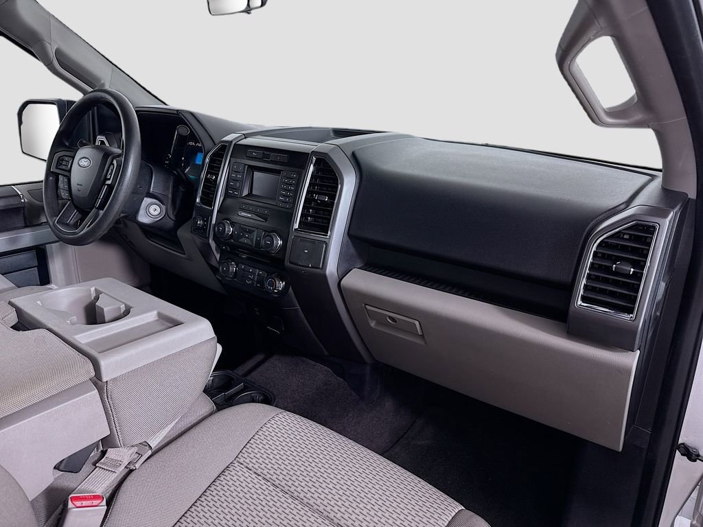 Used 2016 Ford F150 XLT image 25