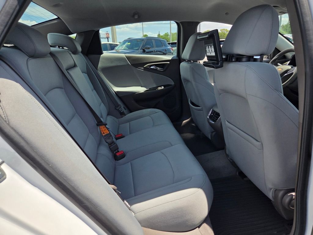 Certified 2018 Chevrolet Malibu LT w/ LPO, Convenience Package 2 FWD image 16