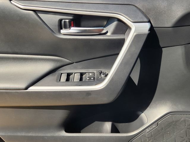 Used 2019 Toyota RAV4 XLE Premium image 17