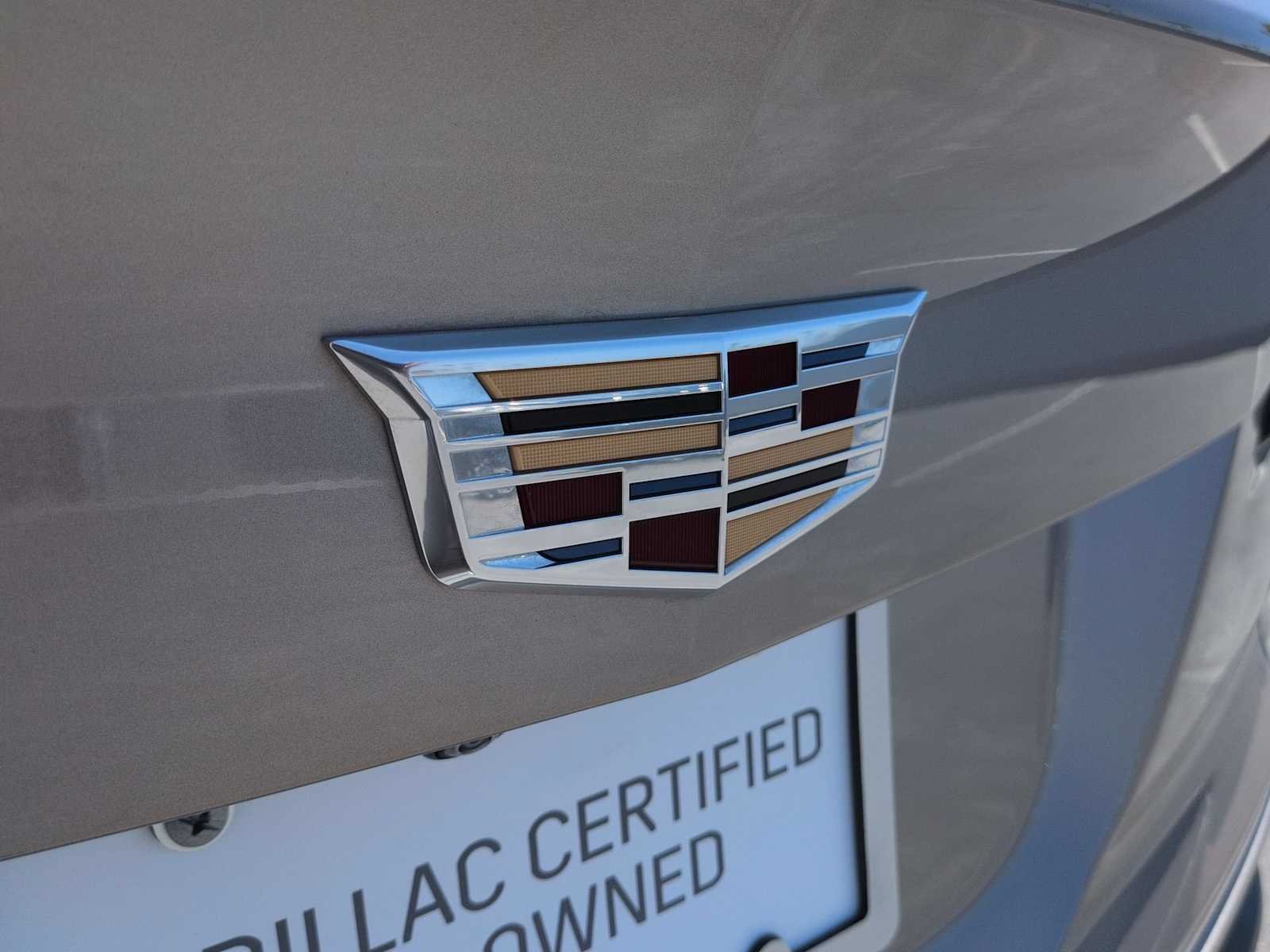 Certified 2023 Cadillac XT4 Sport w/ Driver Assist Package FWD image 8