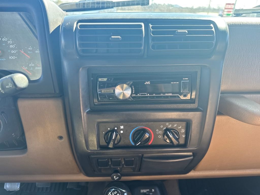 Used 2001 Jeep Wrangler SE image 21