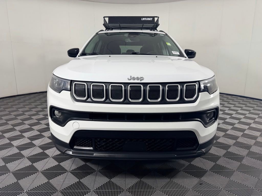 Used 2022 Jeep Compass Latitude image 10