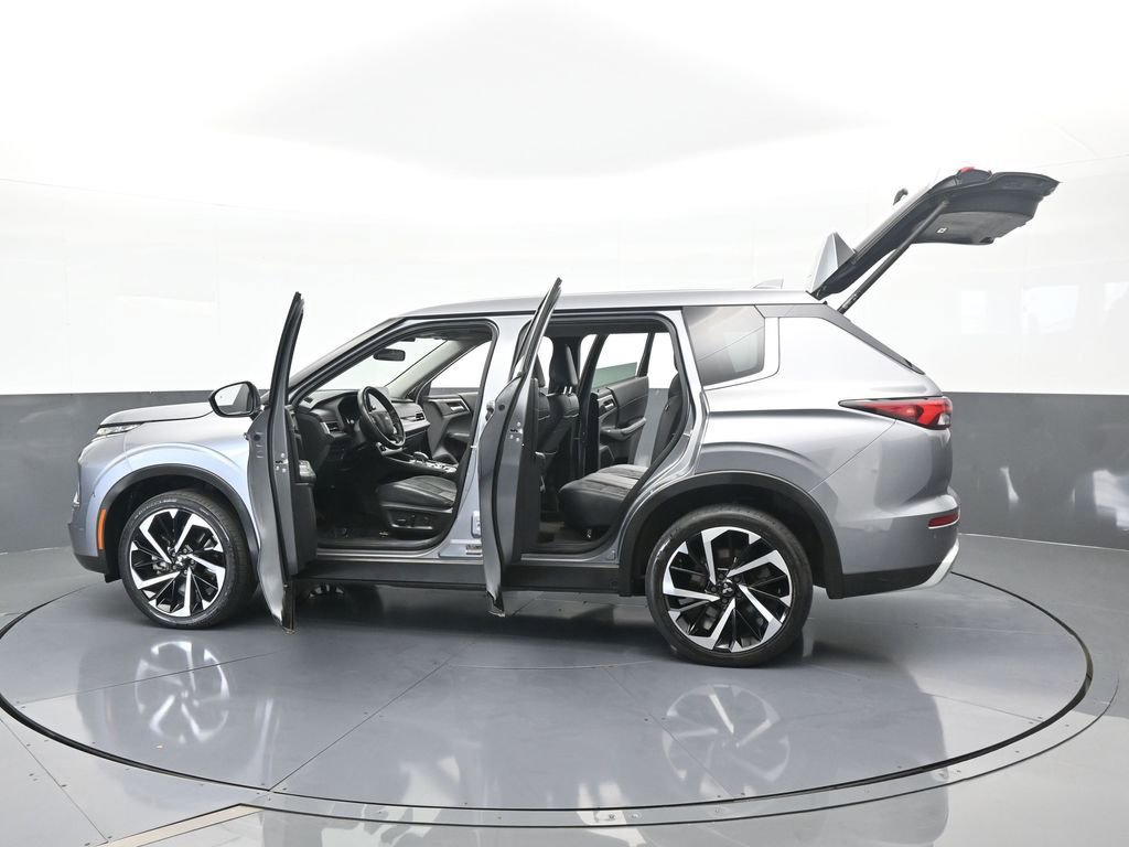 Used 2022 Mitsubishi Outlander SE image 76