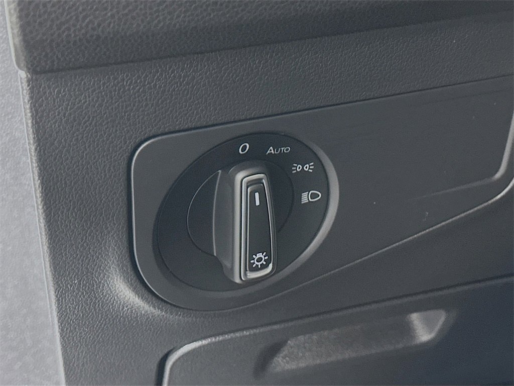 Used 2024 Volkswagen Tiguan Wolfsburg Edition image 18