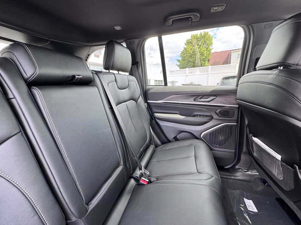 New 2026 Jeep Grand Cherokee Limited AWD/4WD image 21